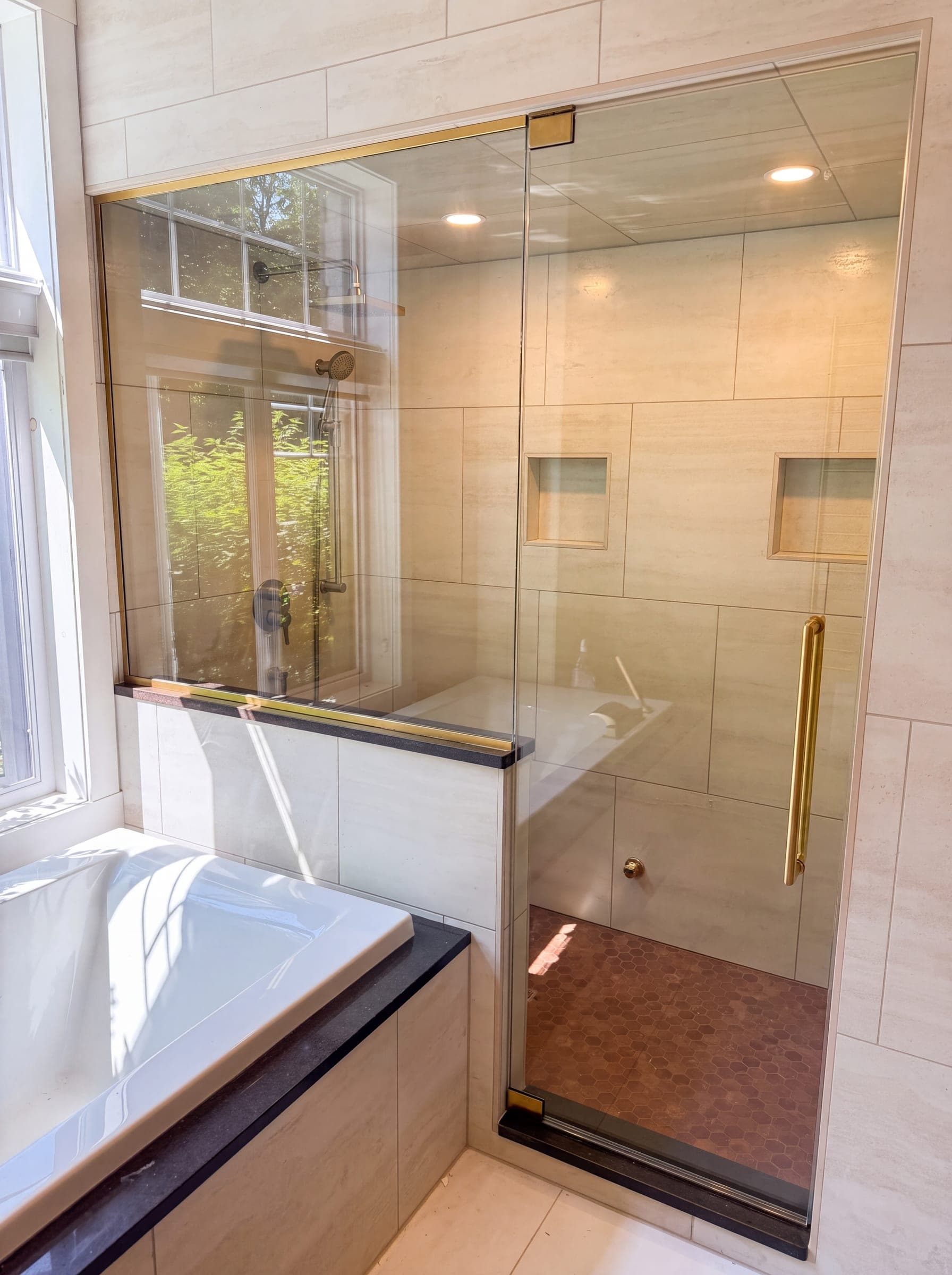 Residential installation by Vitrerie Vaudreuil